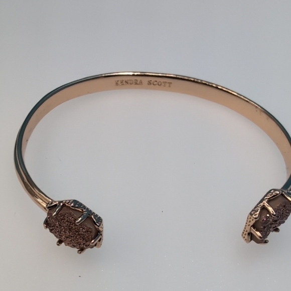 Elegant Pink Stone Bracelet - Picture 2 of 6